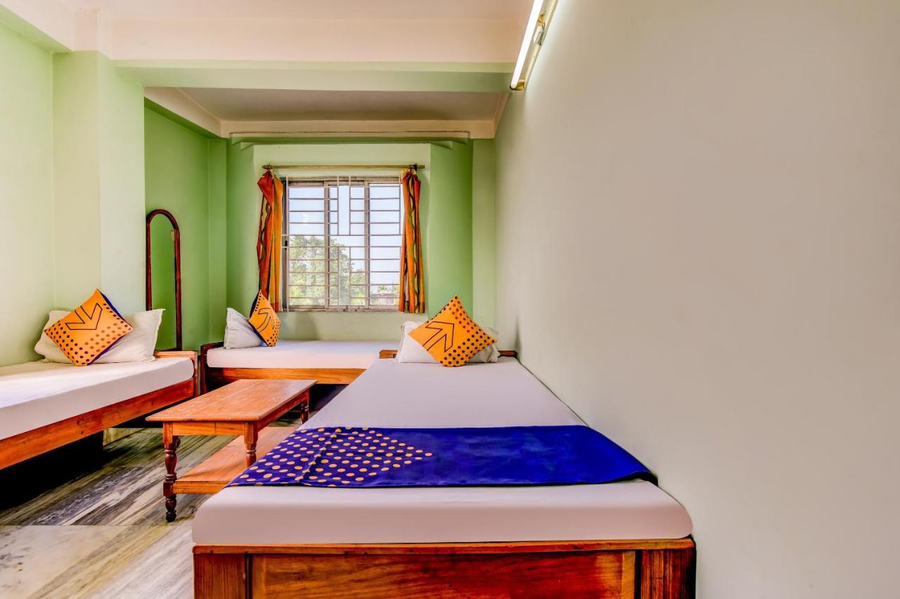 Oyo 63538 Hotel Lotus 1 Khanapara Номер фото