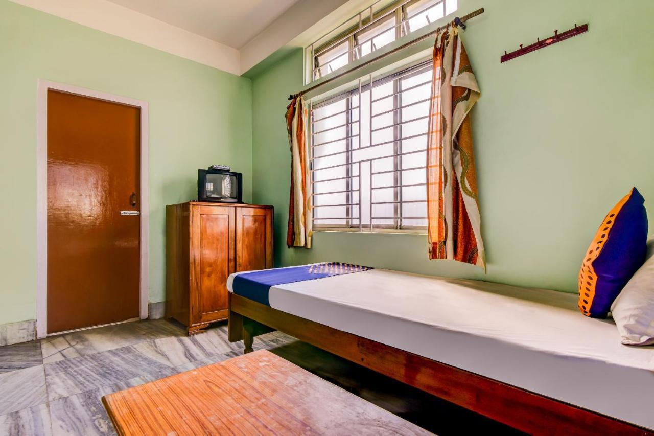 Oyo 63538 Hotel Lotus 1 Khanapara Экстерьер фото